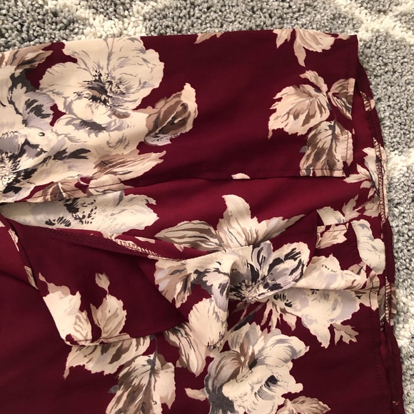 Lulu’s Floral Wrap Dress Size Small - Picture 11 of 13